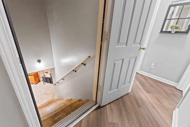 2237 Cold Springs Rd, Lafayette, TN 37083 - staircase featuring wood finished floors and baseboards