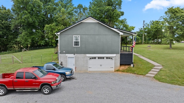 2237 Cold Springs Rd, Lafayette, TN 37083 - view of side of home featuring driveway