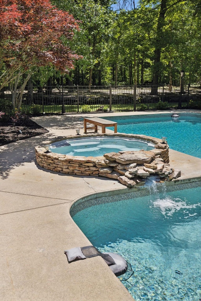 1150 Deer Run Rd, Murfreesboro, TN 37128 - view of swimming pool featuring a pool with connected hot tub