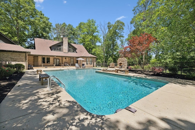 1150 Deer Run Rd, Murfreesboro, TN 37128 - view of swimming pool featuring a patio