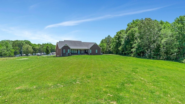 152 Camaro Dr, Chapmansboro, TN 37035 - view of front facade with a front lawn