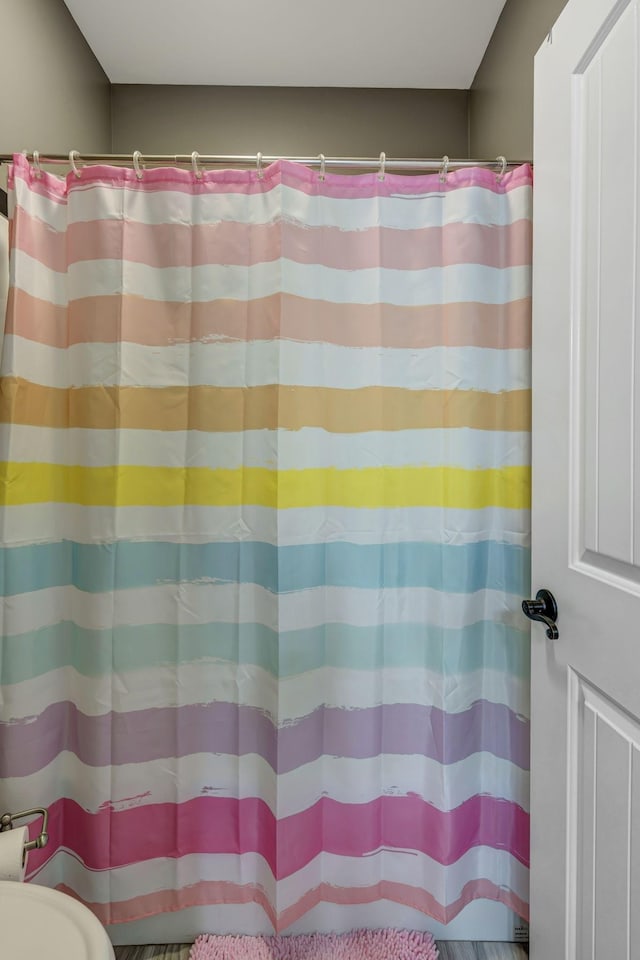 152 Camaro Dr, Chapmansboro, TN 37035 - bathroom featuring toilet and a shower with curtain