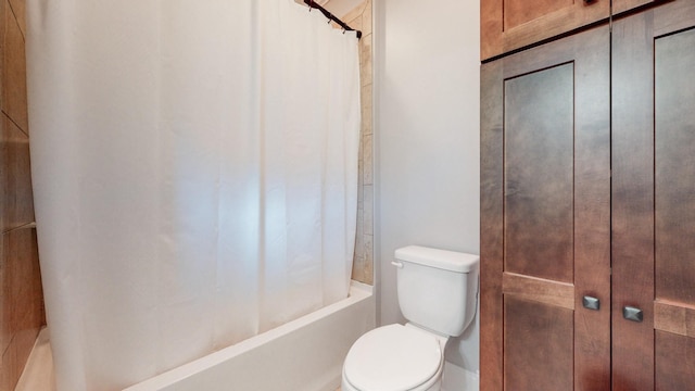 20 Daniels Dr, Franklin, TN 37064 - bathroom featuring toilet and shower / bathtub combination with curtain
