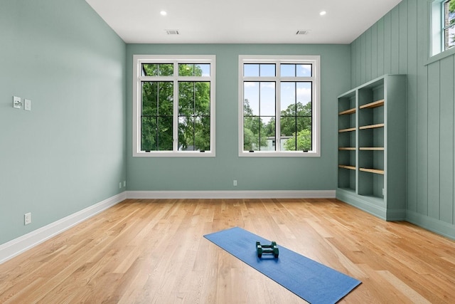 2915 Compton Rd, Nashville, TN 37215 - workout room featuring wood finished floors, baseboards, and recessed lighting
