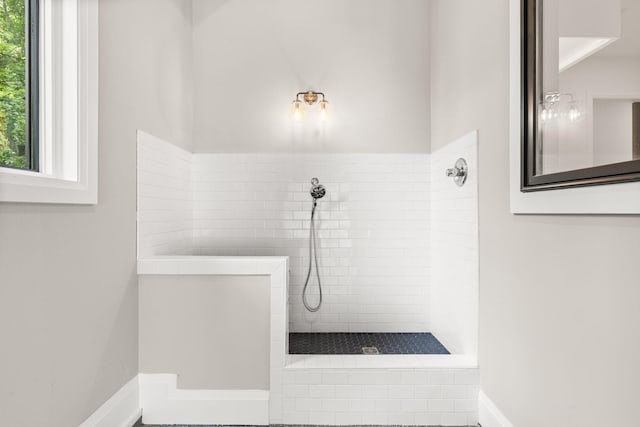2915 Compton Rd, Nashville, TN 37215 - full bath featuring tiled shower and baseboards