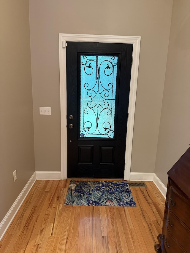 31 Chickory Ln, Monteagle, TN 37356 - foyer with baseboards and light wood-style flooring
