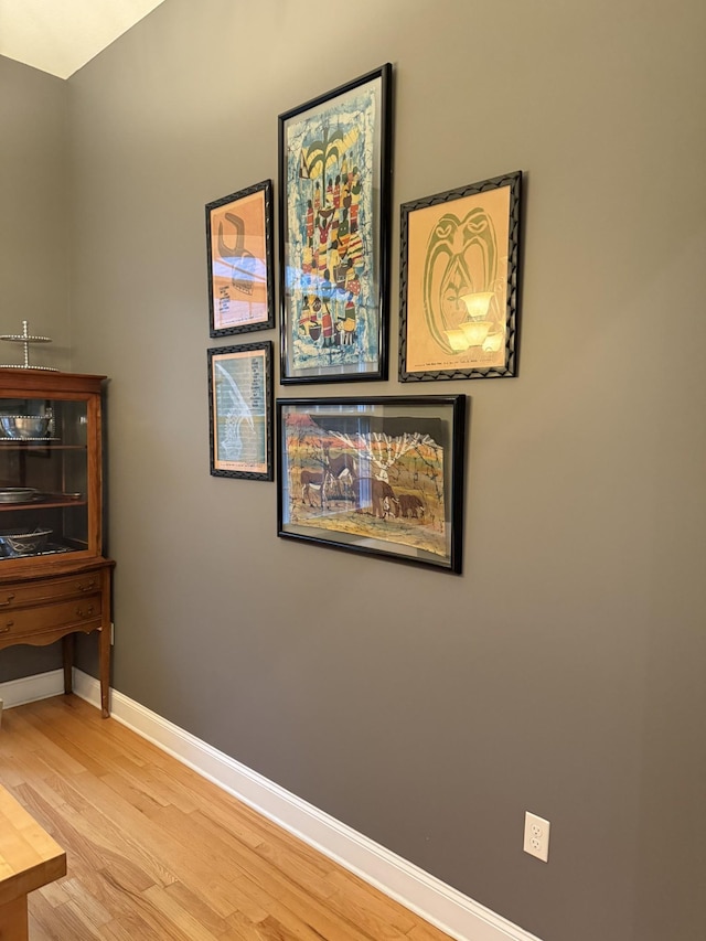 31 Chickory Ln, Monteagle, TN 37356 - corridor with wood finished floors and baseboards