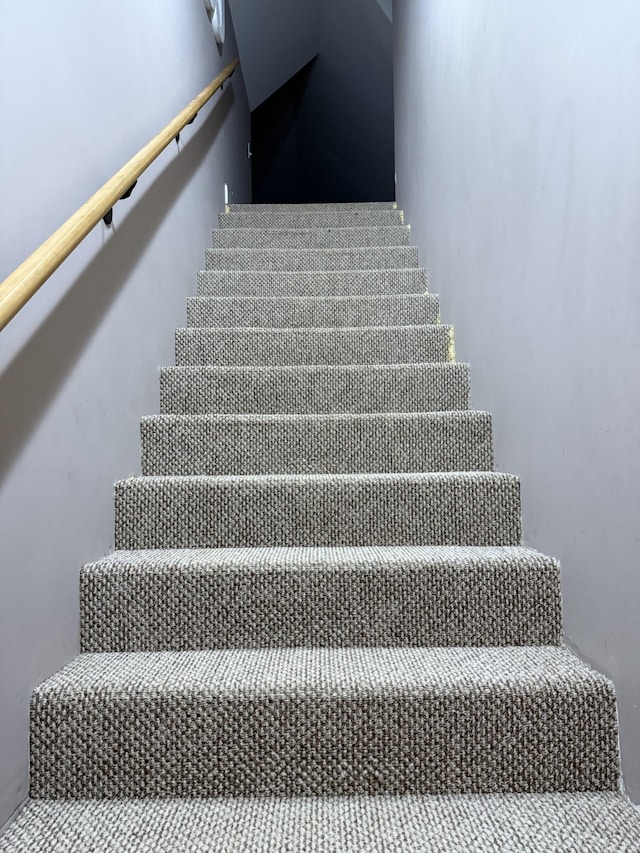 31 Chickory Ln, Monteagle, TN 37356 - view of staircase