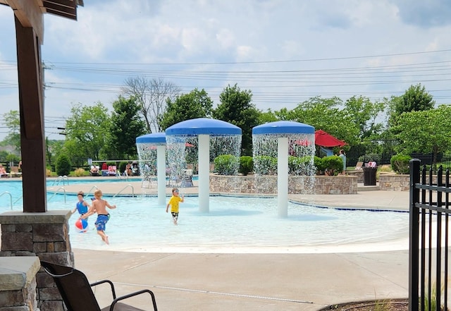 1013 Pepper Stone Dr, Lebanon, TN 37087 - view of community pool