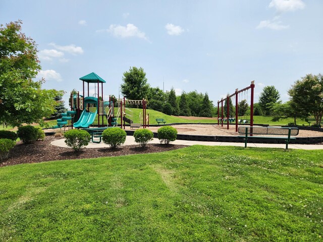 1013 Pepper Stone Dr, Lebanon, TN 37087 - communal playground featuring a yard