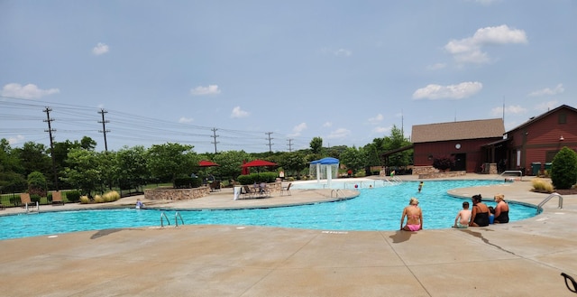 1013 Pepper Stone Dr, Lebanon, TN 37087 - community pool with a patio