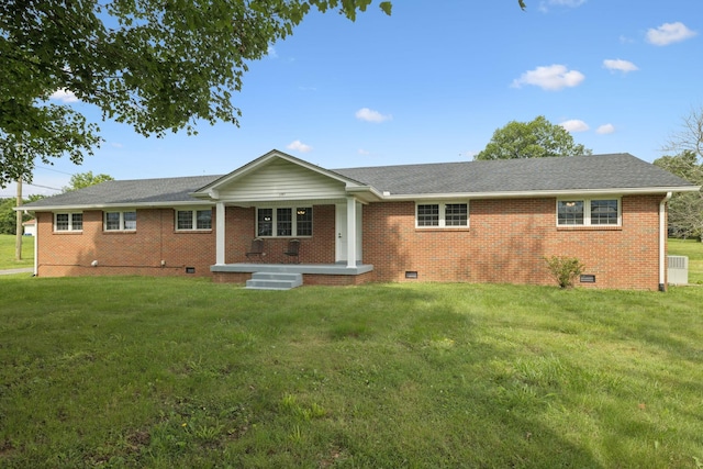 2762 Hunters Point Pike, Lebanon, TN 37087 - single story home with crawl space, covered porch, a front lawn, brick siding, and a shingled roof