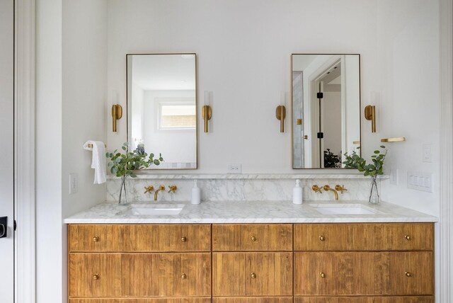 322 Starling Ln, Franklin, TN 37064 - bathroom with double vanity