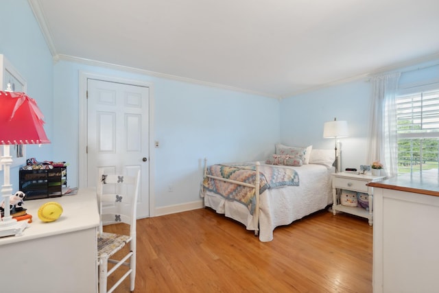 5013 Baker Rd, Murfreesboro, TN 37129 - bedroom featuring crown molding and light wood-style flooring