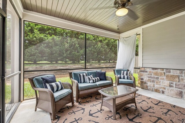 146 Island Way, Winchester, TN 37398 - sunroom with an outdoor hangout area and ceiling fan
