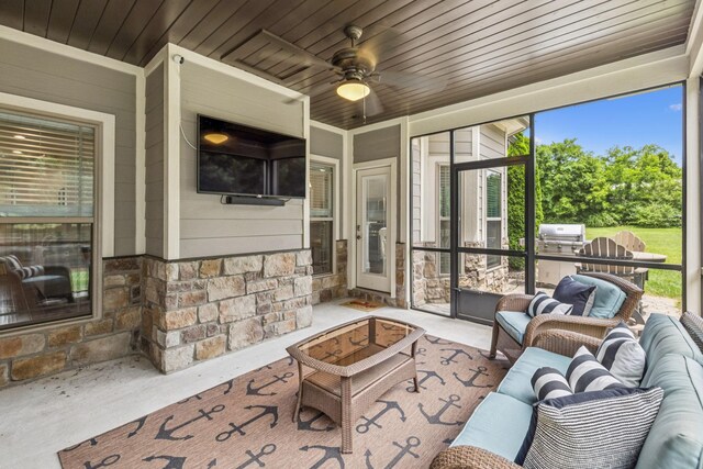 146 Island Way, Winchester, TN 37398 - sunroom featuring an outdoor hangout area and ceiling fan
