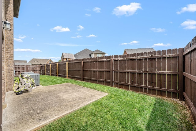 2816 Lightning Bug Dr, Murfreesboro, TN 37129 - fenced backyard featuring a patio