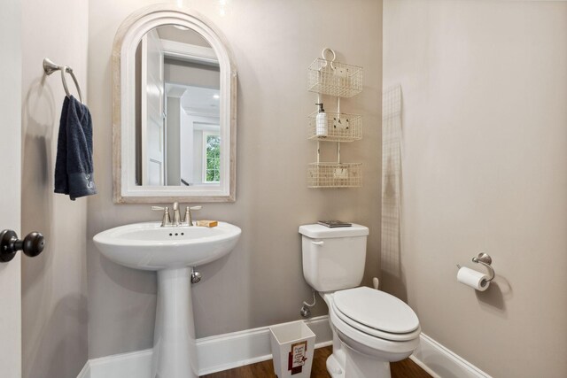 6013 Blackwell Ln, Franklin, TN 37064 - bathroom with baseboards and toilet