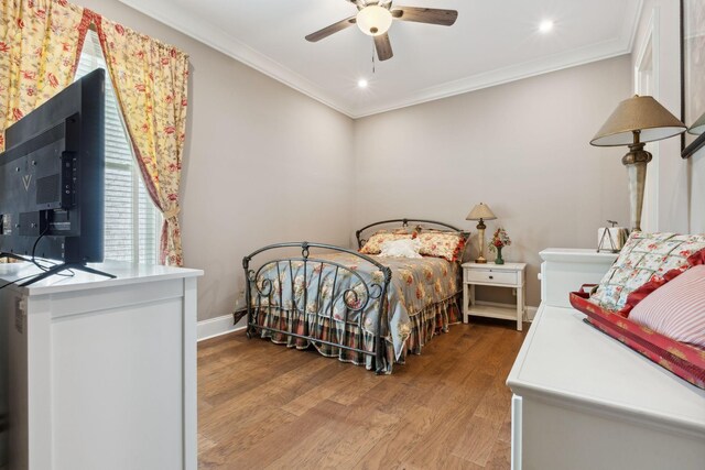6013 Blackwell Ln, Franklin, TN 37064 - bedroom featuring light wood-style flooring, ornamental molding, recessed lighting, and ceiling fan