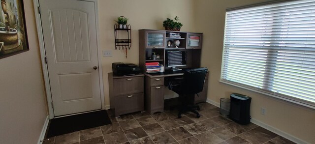 1736 Bellamy Ln, Murfreesboro, TN 37128 - office with baseboards