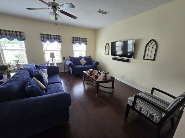 1736 Bellamy Ln, Murfreesboro, TN 37128 - living room featuring hardwood / wood-style floors, a ceiling fan, and a textured ceiling