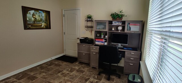 1736 Bellamy Ln, Murfreesboro, TN 37128 - office space with baseboards