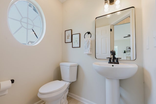 100 Crestfield Pl, Franklin, TN 37069 - half bathroom featuring toilet and baseboards