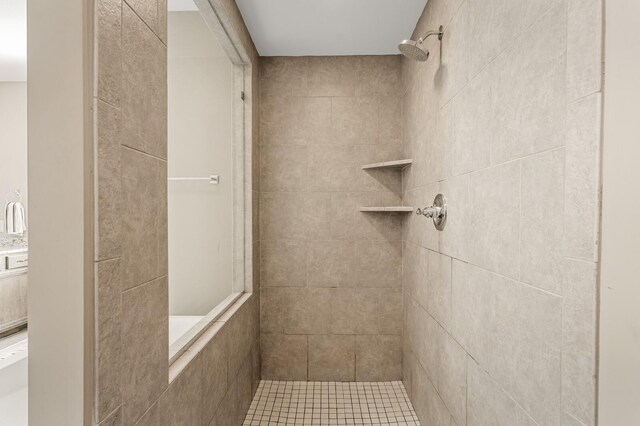 318 Finnhorse Ln, Franklin, TN 37064 - bathroom with a tile shower