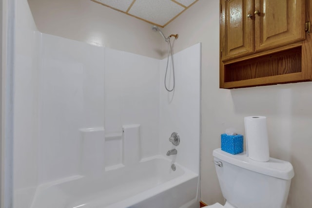 1010 Scott Rd, Bethpage, TN 37022 - bathroom featuring toilet and tub / shower combination