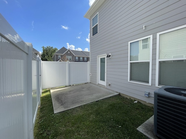 3419 Deerchase Cir, Murfreesboro, TN 37129 - fenced backyard featuring a patio area
