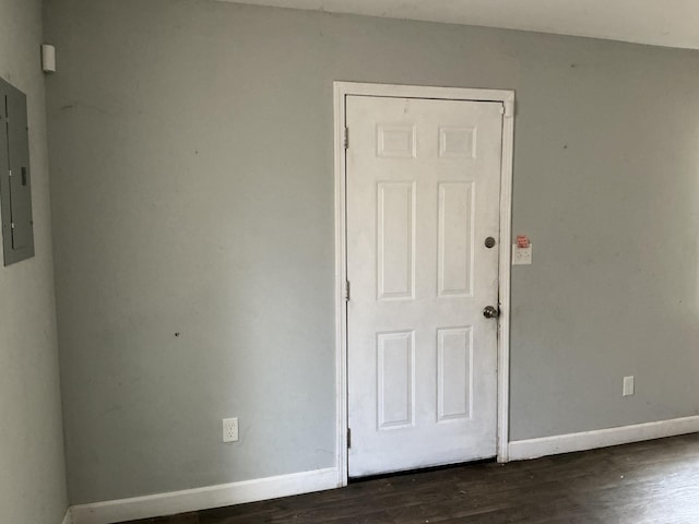 1904 E 31st Street Pl, Chattanooga, TN 37407 - spare room with dark wood-style flooring and baseboards