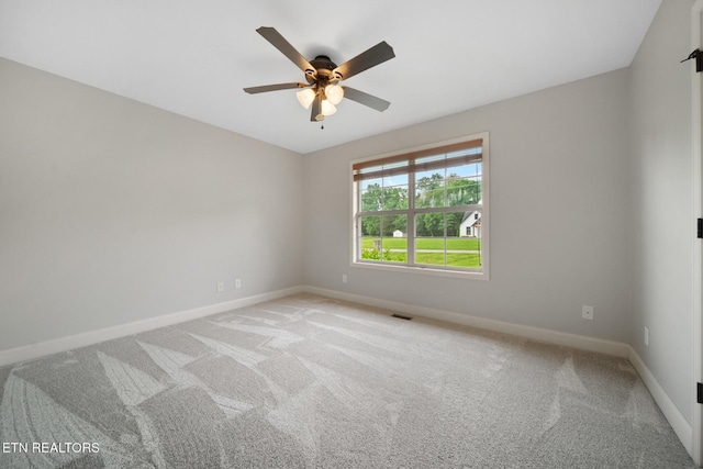 8012 Campbells Point Rd, Corryton, TN 37721 - unfurnished room featuring a ceiling fan and light carpet