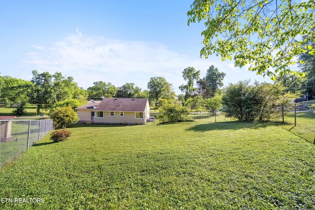 908 Glenoaks Dr, Knoxville, TN 37918 - photo 16