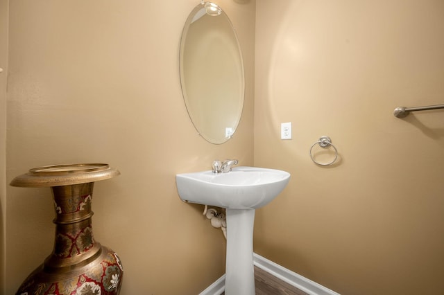 286 Killian Way, Mount Juliet, TN 37122 - bathroom featuring baseboards and wood finished floors