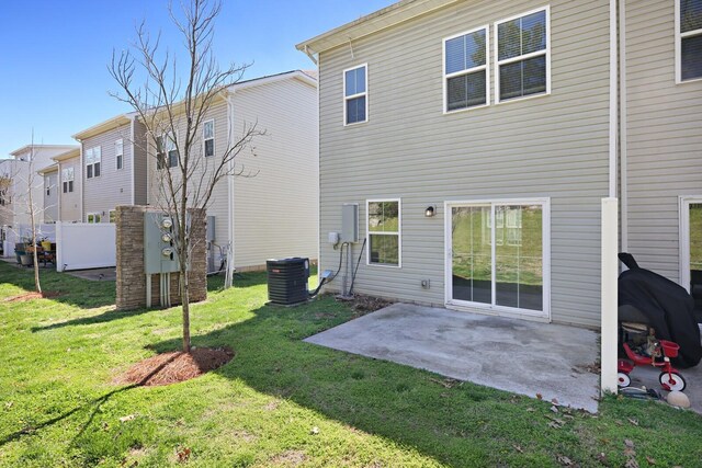 4316 Summercrest Blvd Unit 713, Antioch, TN 37013 - back of house featuring a patio, a yard, and a residential view