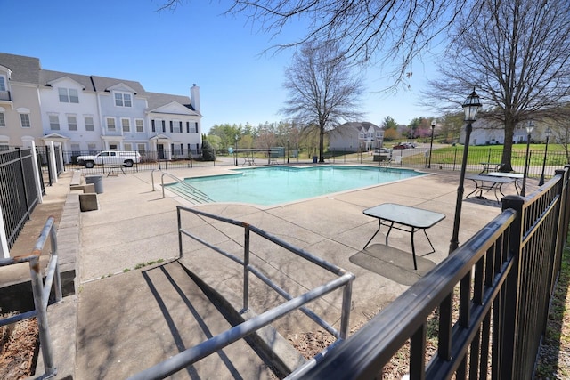4316 Summercrest Blvd Unit 713, Antioch, TN 37013 - community pool with a patio and a residential view