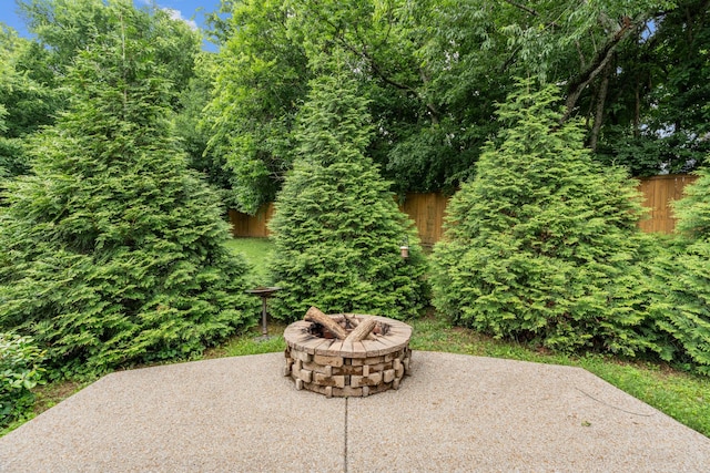 429 Acacia Grove Ln, Lebanon, TN 37087 - view of patio with an outdoor fire pit