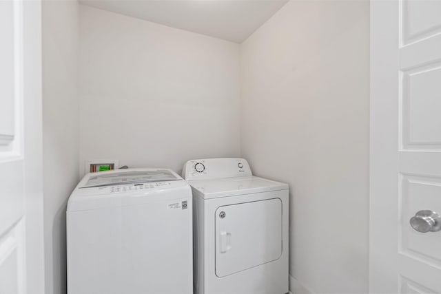 1108 Somerset Springs Dr, Spring Hill, TN 37174 - laundry area featuring washer and clothes dryer