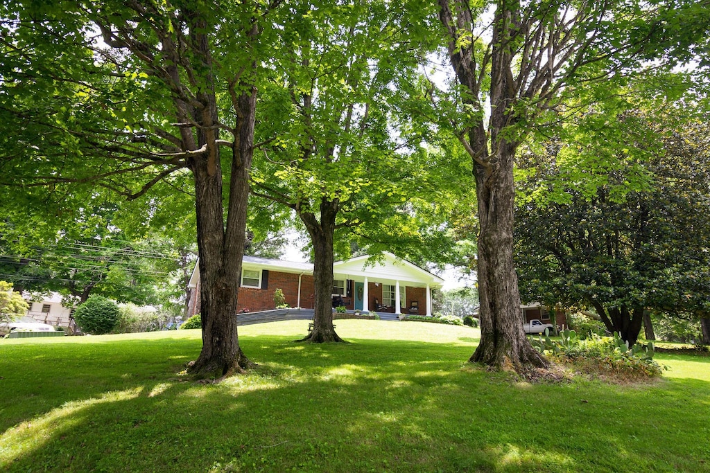 203 Grandview Dr, Dickson, TN 37055 - photo 1