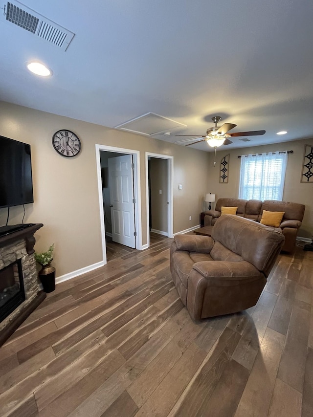 532 Douglas Ln, Lafayette, TN 37083 - living area featuring hardwood / wood-style floors, attic access, ceiling fan, a fireplace, and recessed lighting