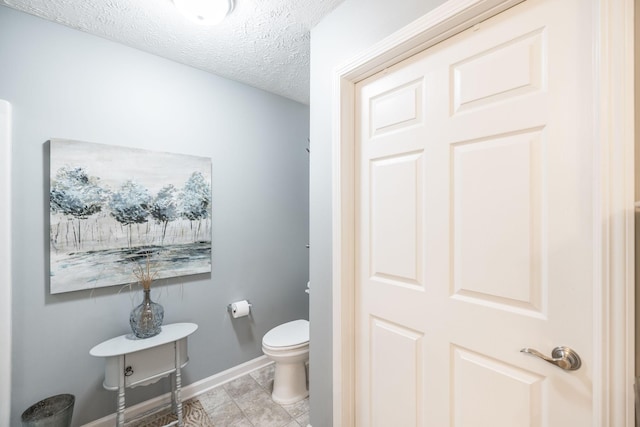 395 Devon Chase Hl Unit 3002, Gallatin, TN 37066 - bathroom featuring toilet and a textured ceiling