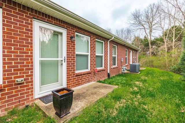 395 Devon Chase Hl Unit 3002, Gallatin, TN 37066 - view of property exterior with brick siding and a yard
