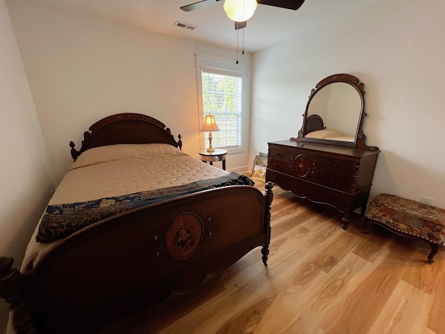 543 2nd Ave N, Lewisburg, TN 37091 - bedroom featuring light wood-style floors and ceiling fan