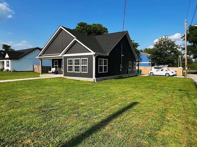 543 2nd Ave N, Lewisburg, TN 37091 - view of front of property featuring a front lawn
