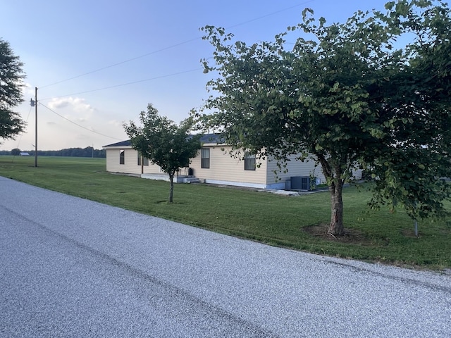 11 Jess Long Ln, Hillsboro, TN 37342 - view of front of property with a front lawn