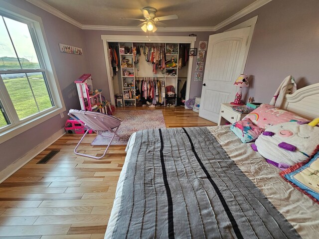 11 Jess Long Ln, Hillsboro, TN 37342 - bedroom with a closet, wood finished floors, crown molding, and a ceiling fan