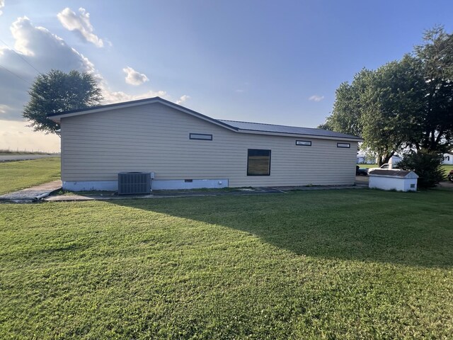 11 Jess Long Ln, Hillsboro, TN 37342 - rear view of property with a lawn and crawl space