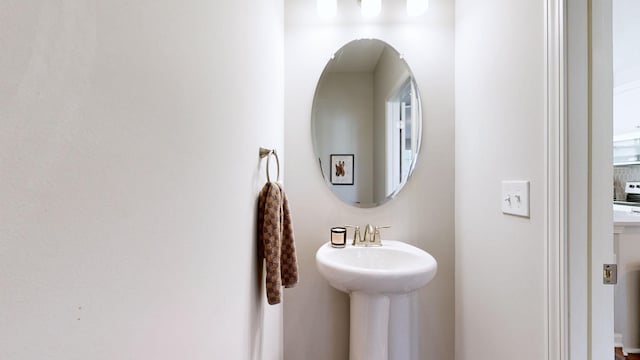 615 Old Hickory Blvd Unit 604, Nashville, TN 37209 - bathroom featuring a sink