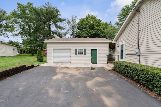 308 Custer Ct, Smyrna, TN 37167 - garage featuring driveway