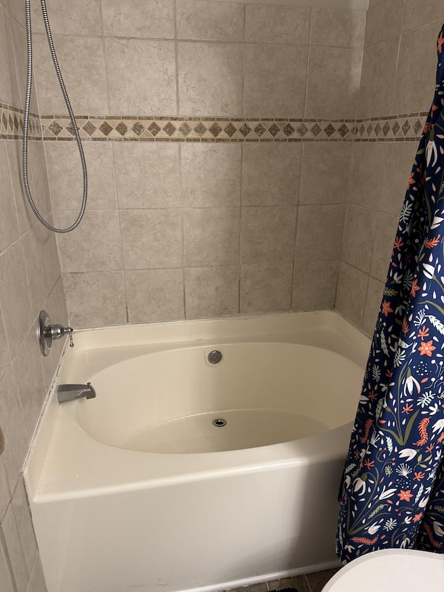1114 Lea Cir, Lebanon, TN 37087 - bathroom featuring shower / bath combo and toilet
